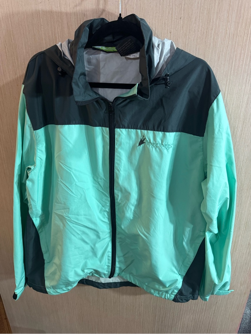 Women’s Frogg Toggs Mint & Charcoal Rivers Toadz Rain Jacket Size L/XL